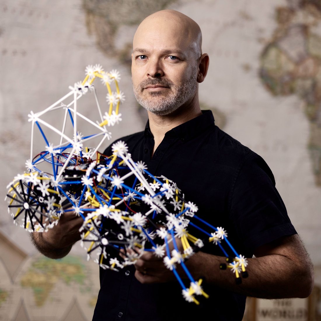 Philippe Longchamps with a 4DFrame geometric structure