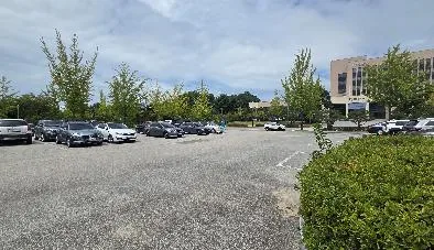 푸드광장 자리 / The food court area